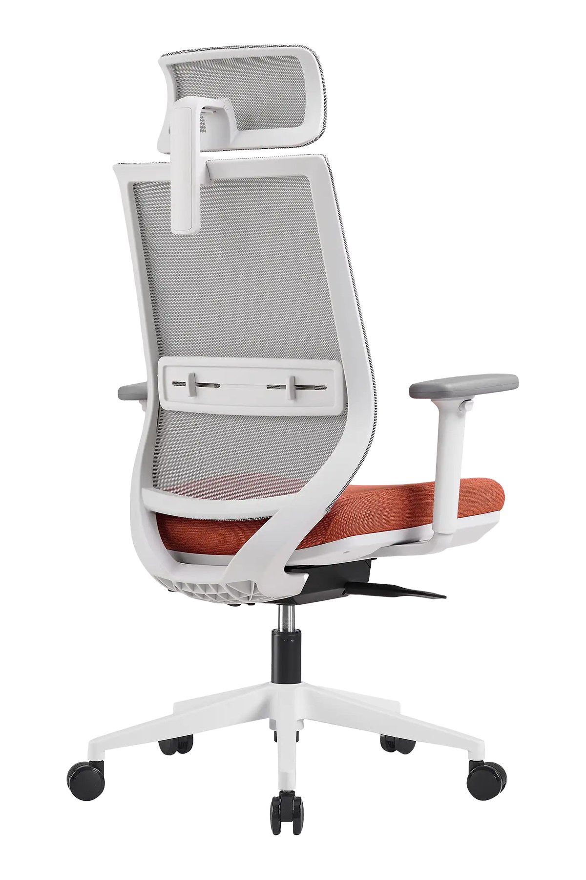 Silla de oficina PRISMA blanca vista trasera tres cuartos
